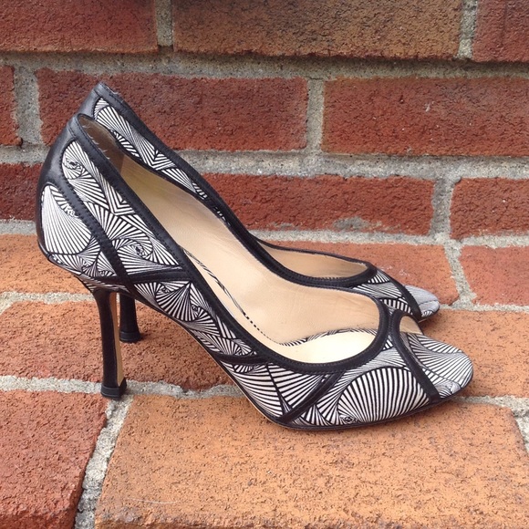 Jimmy Choo Silk 'Hardy' Pump - Picture 5 of 8