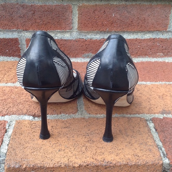 Jimmy Choo Silk 'Hardy' Pump - Picture 6 of 8