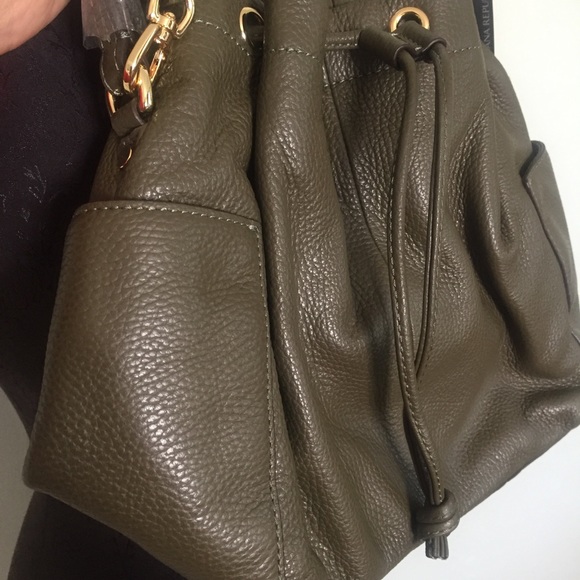 Banana republic LEATHER cross body - Picture 3 of 6