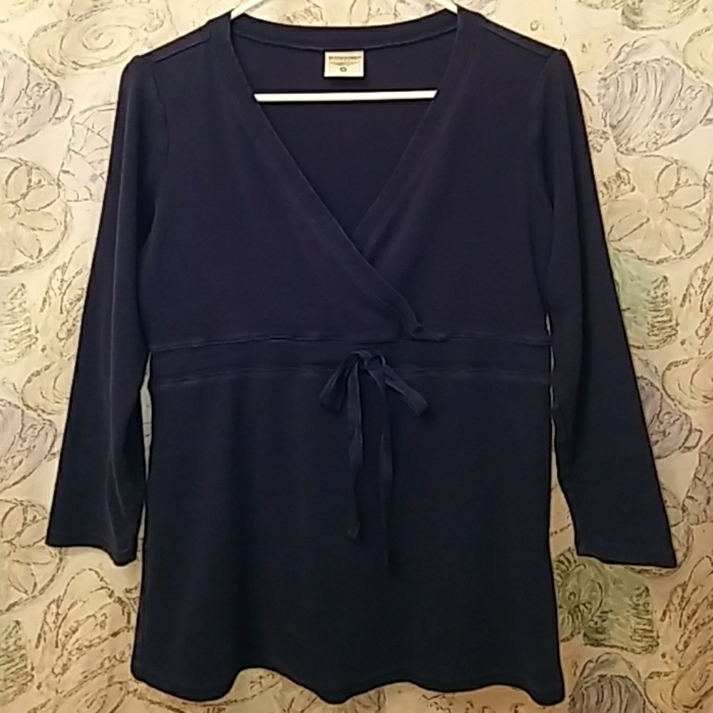Maternity/nursing shirt with ribbon tie