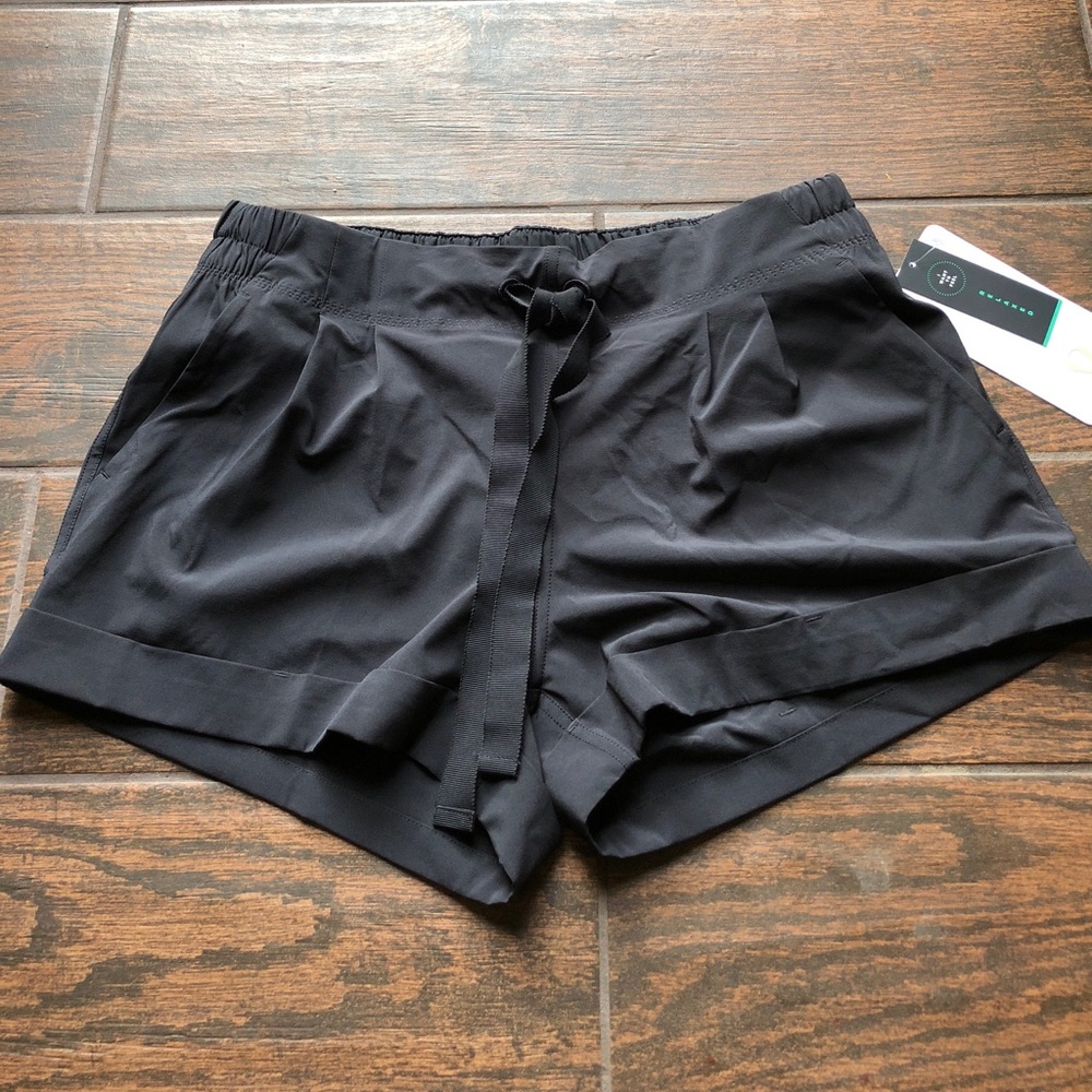 Lululemon Spring Break Away Short II