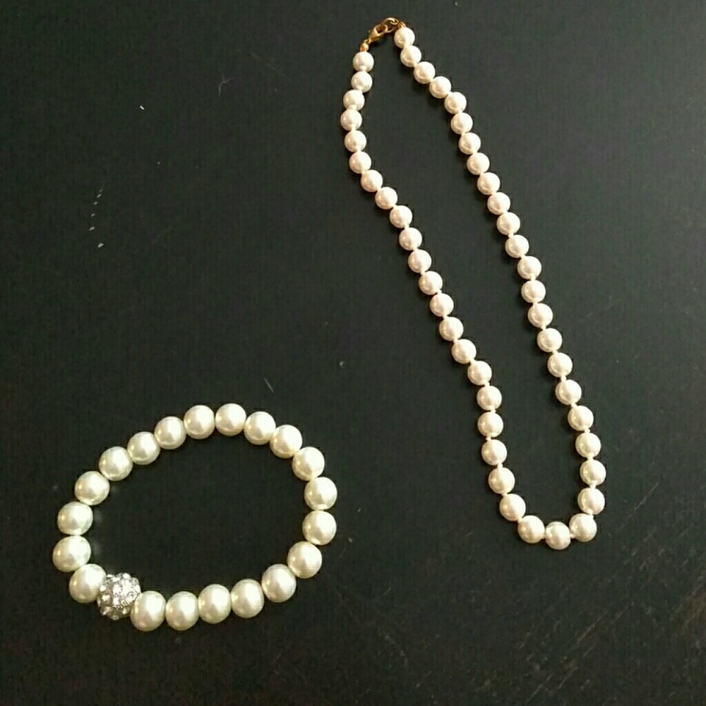 Faux Pearl Necklace & Bracelet