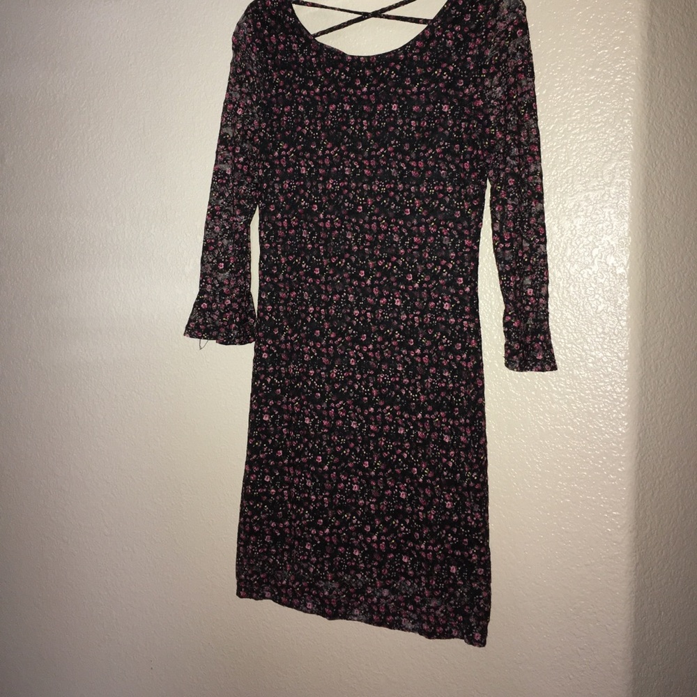 Floral 🌸  Body Con Dress with 3/4 length sleeves
