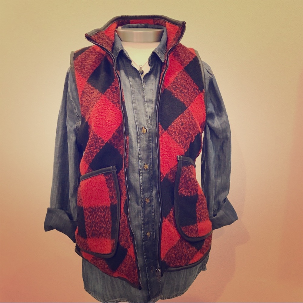 Jolt zip front Vest