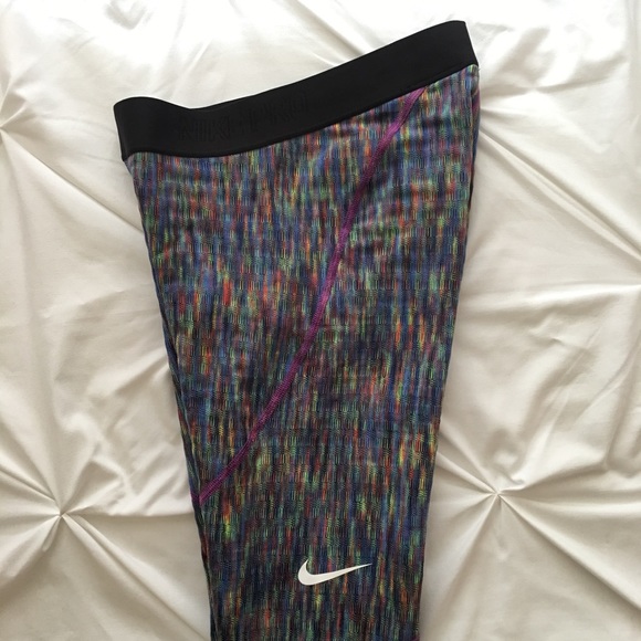 ✨LAST PAIR✨ Nike Pro Hyperwarm Training Tights - Picture 2 of 5