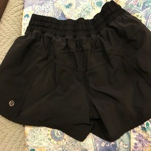 Lululemon shorts black size 6