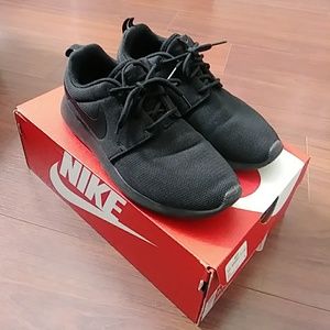 Women's Black Nike Roshe One