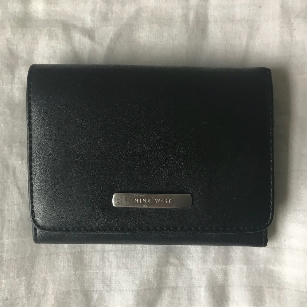 [Nine West] Tri-fold wallet in black