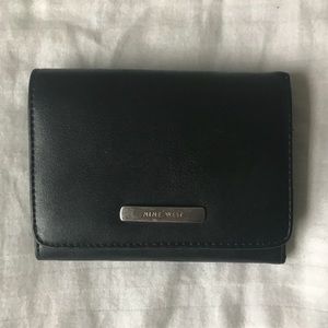 [Nine West] Tri-fold wallet in black