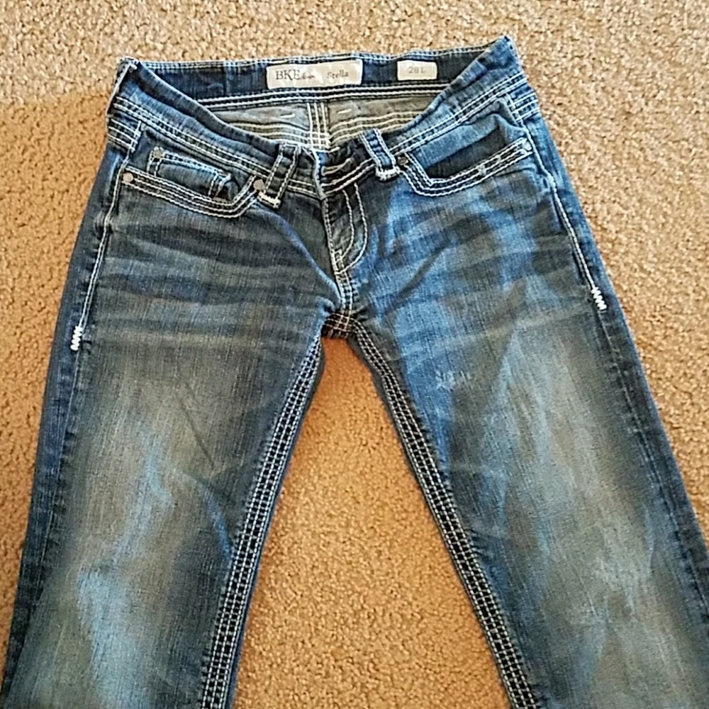 BKE STELLA JEANS SIZE 28 LONG