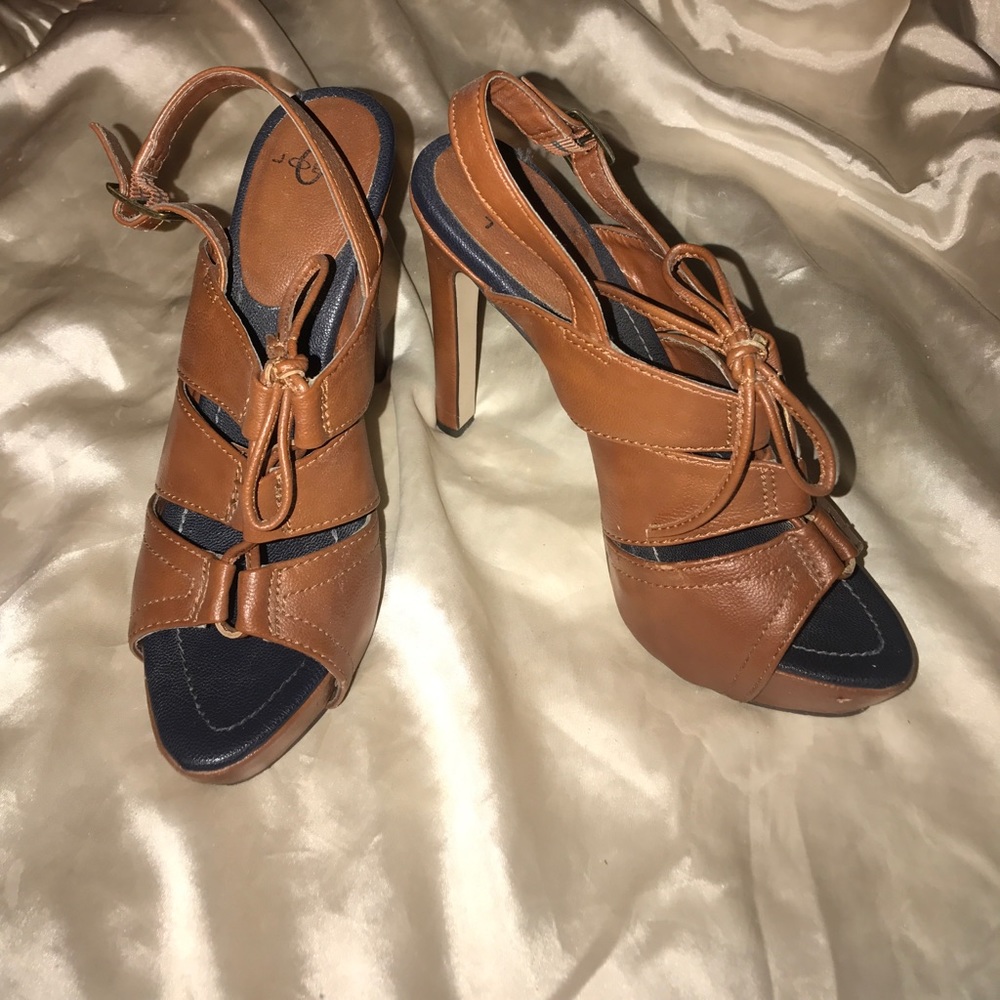 Brown tie back strap Platform sandal heel