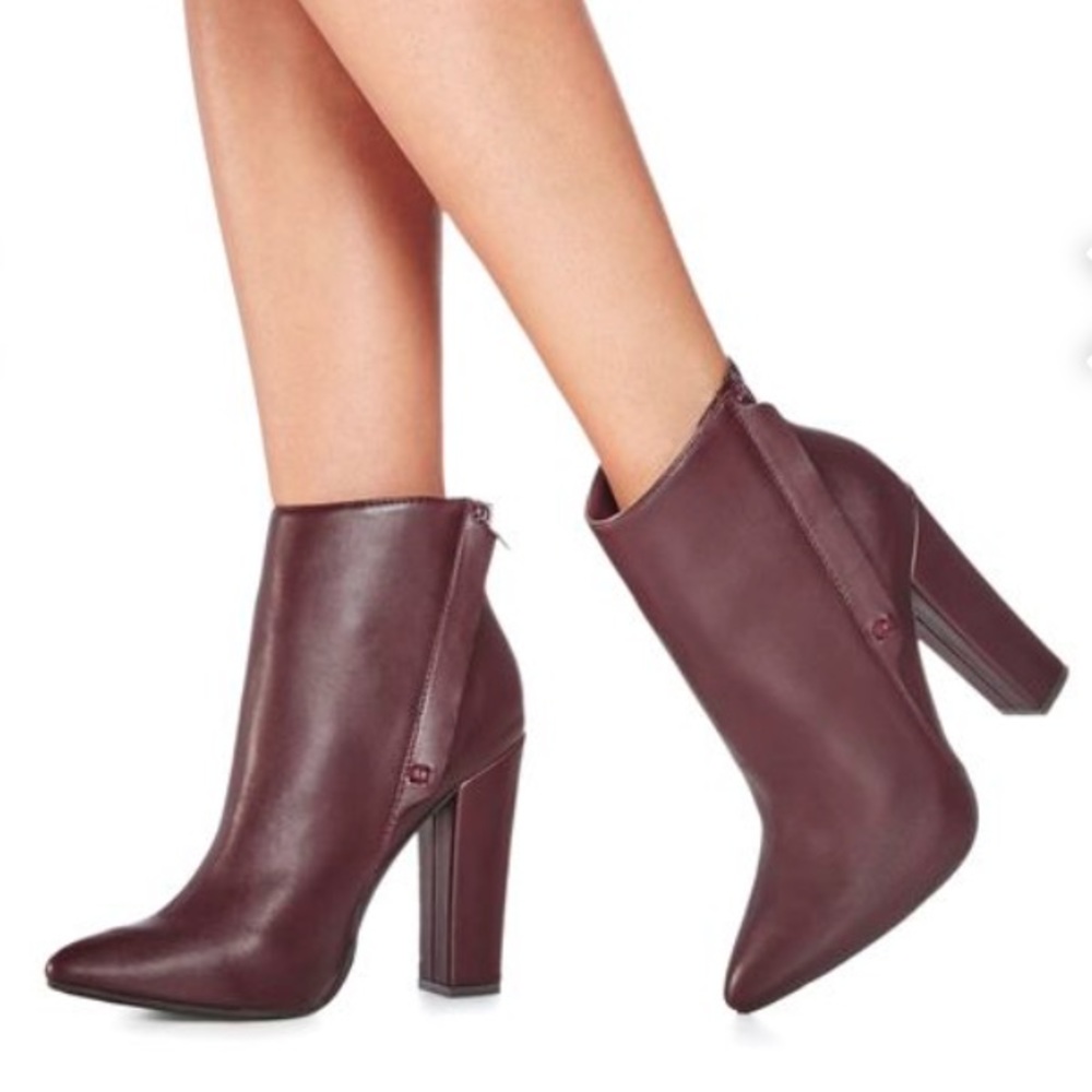 JustFab Burgundy Stack Heeled Boots size 9