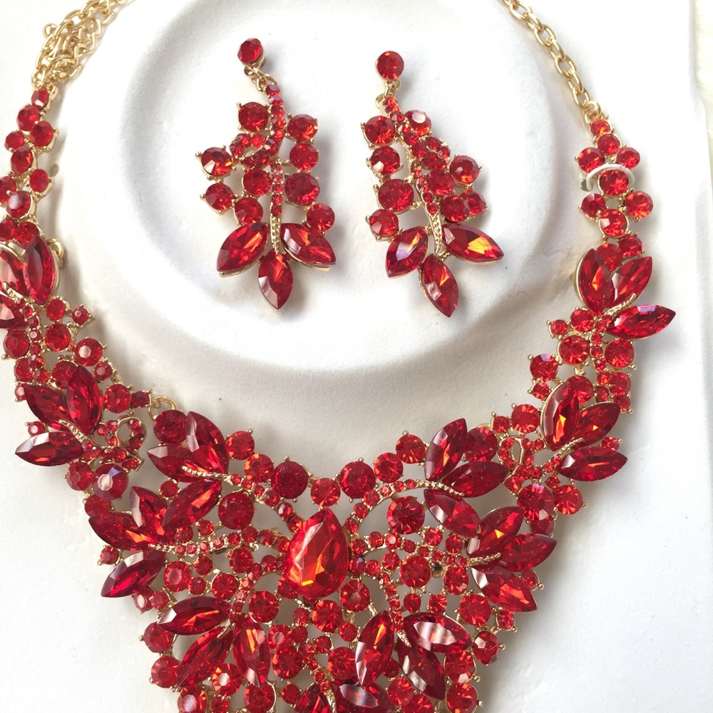 🚫SOLD🚫 🌸HP🌸 Candy Apple Statement Necklace & Earrings - Picture 2 of 7