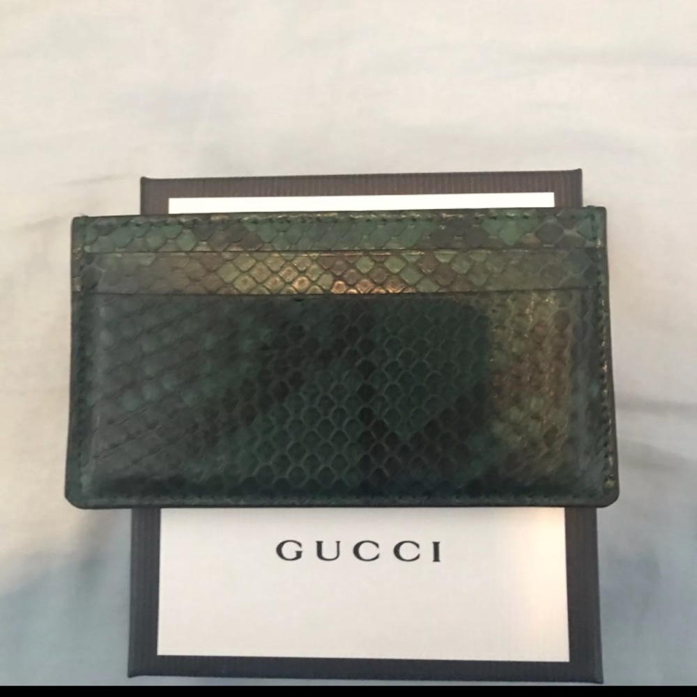 100% authentic Gucci snake skin card holder