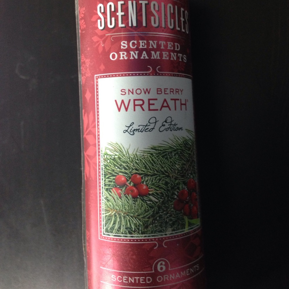 Scentsicles Snow Berry Wreath