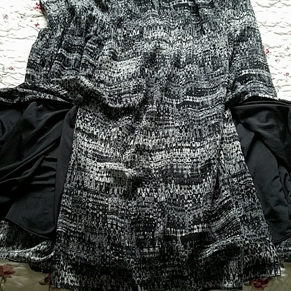 Dress - Picture 4 of 4