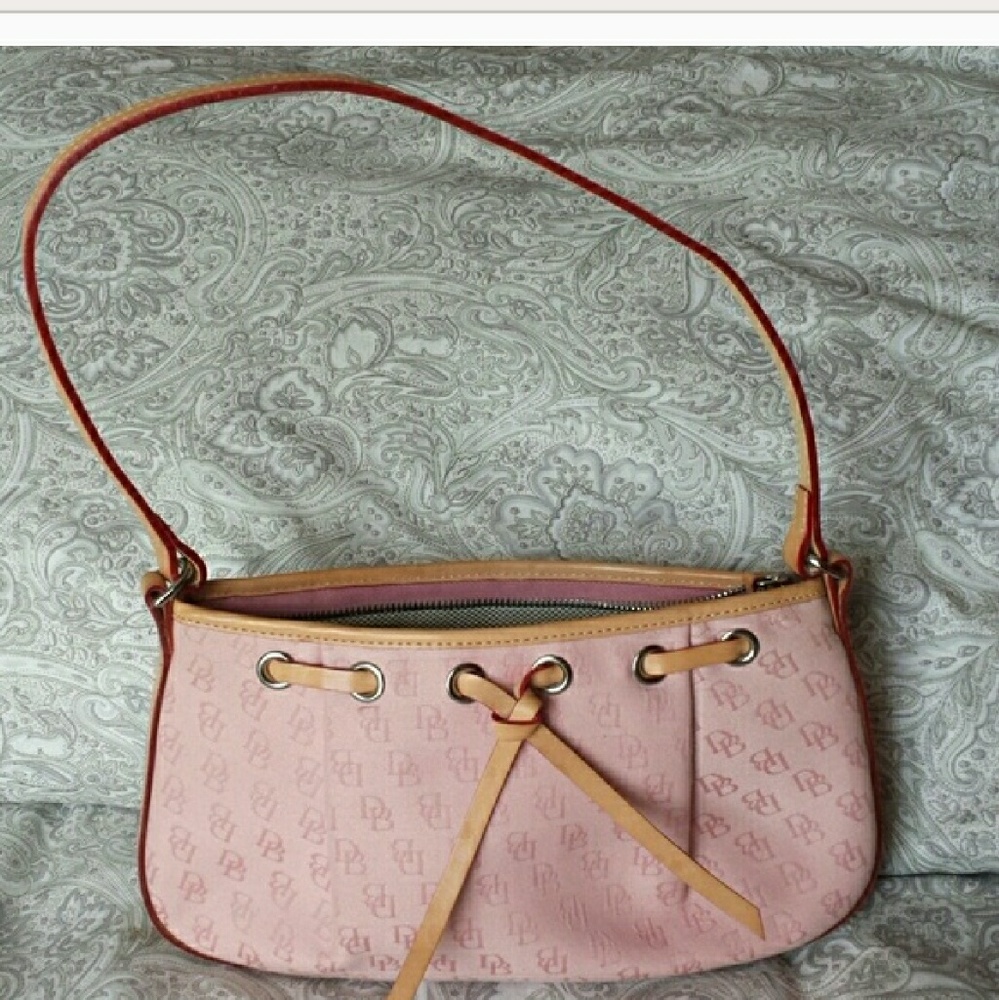 100% authentic Dooney & bourke little purse