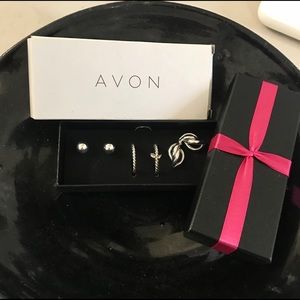 Avon’s Silver Instant Class 3 Pair Earring Set