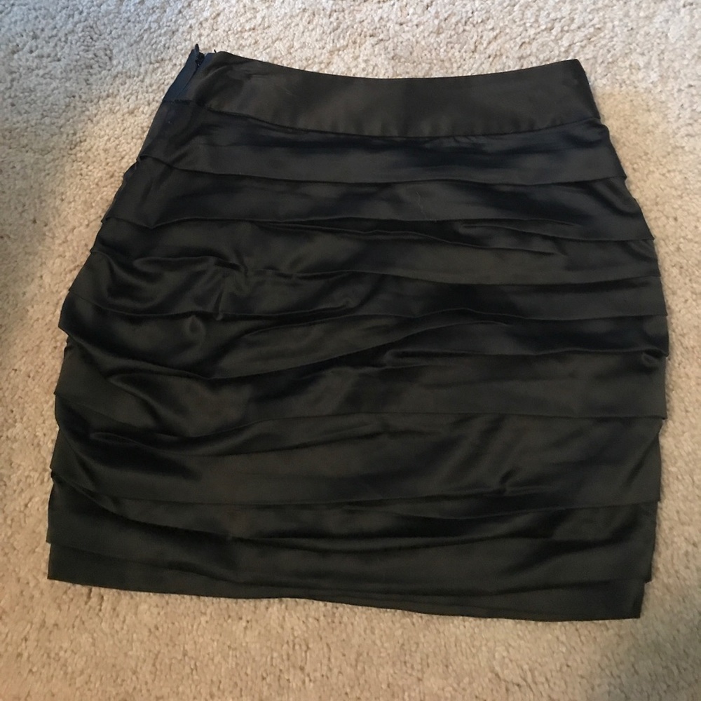 Express Skirt - Picture 2 of 2
