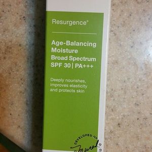 Murad Resurgence Moisturizer with SPF 30