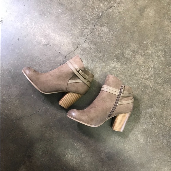 Taupe Belt Wrapped Accent Ankle Bootie - Picture 4 of 4
