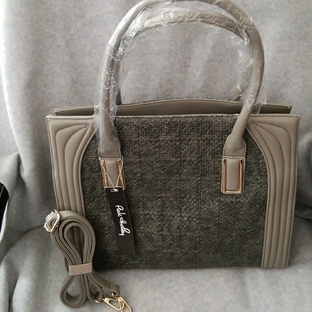 Essential Bag - Picture 6 of 8