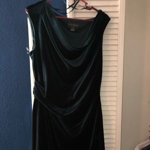 Emerald green velvet bodycon dress