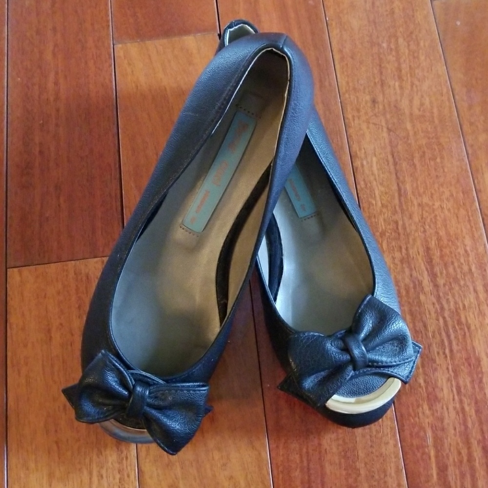 Black Flat Shoes with Bow