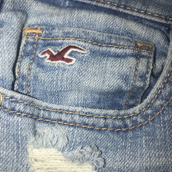 Hollister Denim - Lightwashed ripped boyfriend jeans