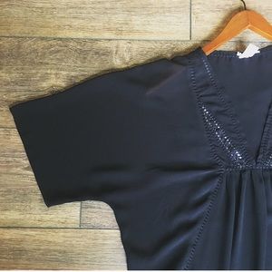 NWOT Dolman Sleeve Top with Art Deco Detail