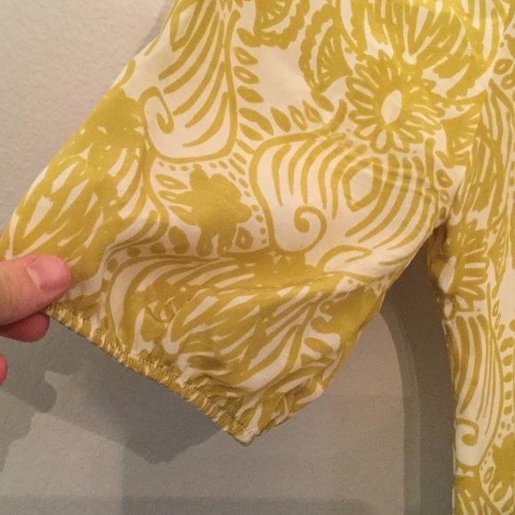 Stunning top from Anthropologie. - Picture 4 of 6