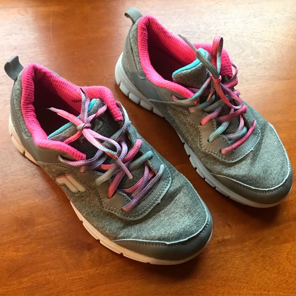 Fila’s Girls’ Tennis Shoe - Picture 5 of 8