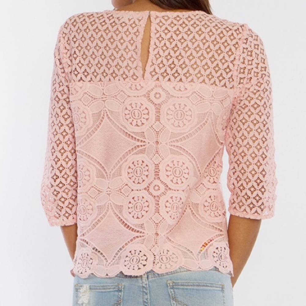 💕💕 ⭐️⭐️ Suri Lace Top - Picture 3 of 4