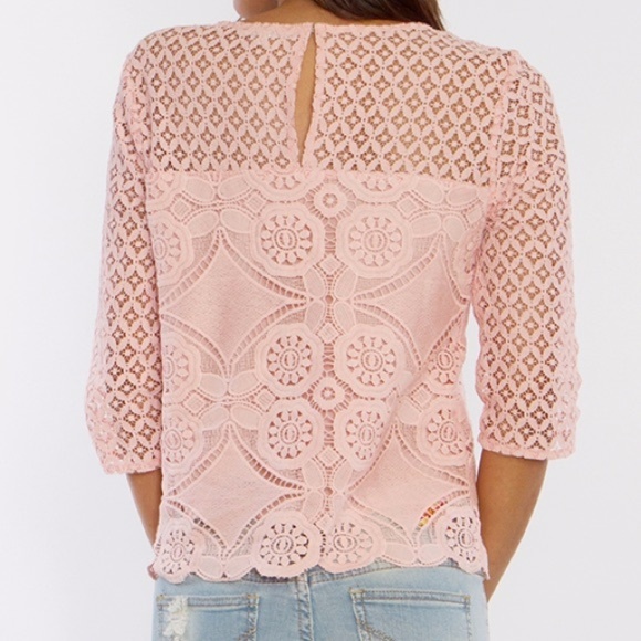 💕💕 ⭐️⭐️ Suri Lace Top - Picture 3 of 4