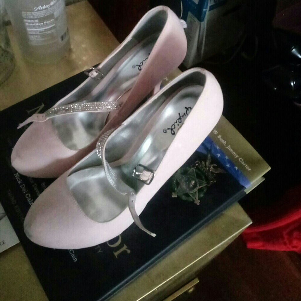 Beige sparkle buckle heels