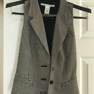 DVF houndstooth pattern vest.