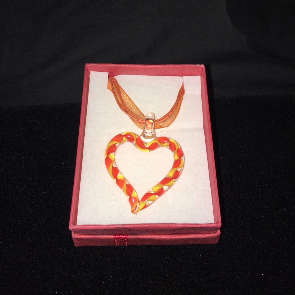 New Glass Heart Necklace Gift Boxed