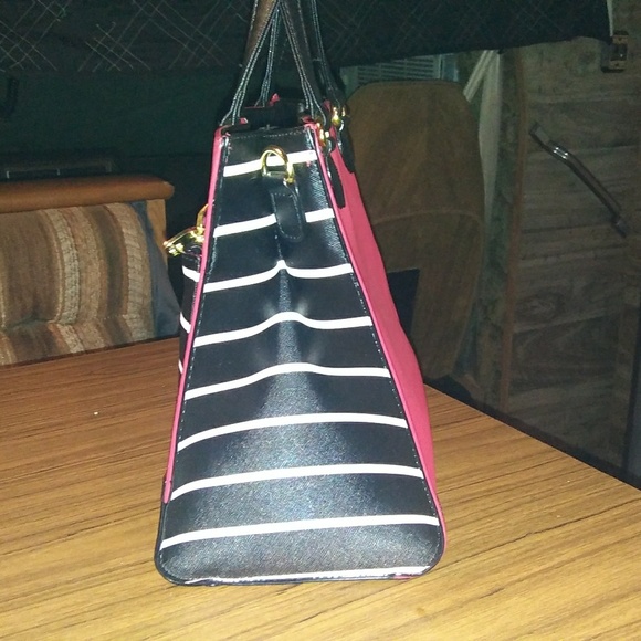 Betsey johnson hand bag - Picture 2 of 3