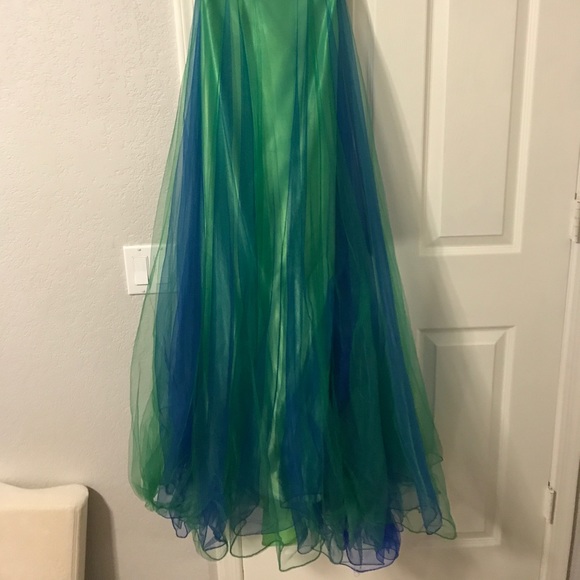 Blush Prom dress - Picture 3 of 3