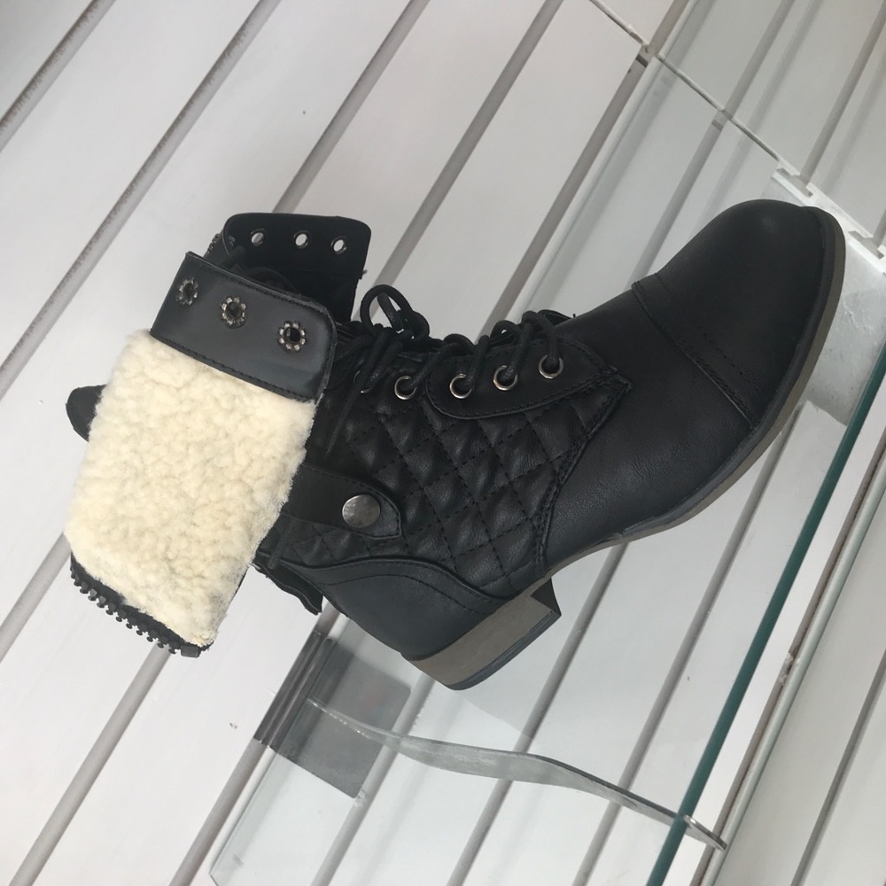 Black boot