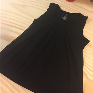 Black scoop neck tank top ny and co