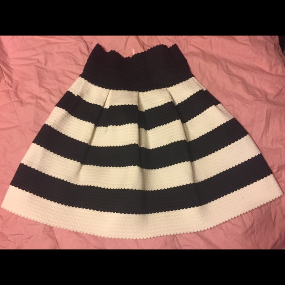 XS-Small Girls from Savoy skirt from Anthropology - Picture 1 of 3
