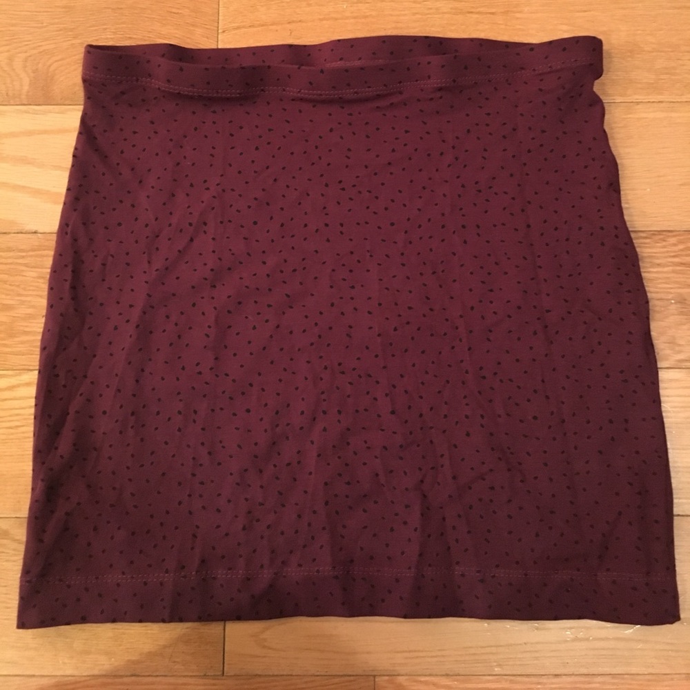 Burgundy spotted mini skirt