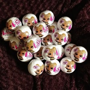 ONE (1) LOL GLITTER SERIES BALL