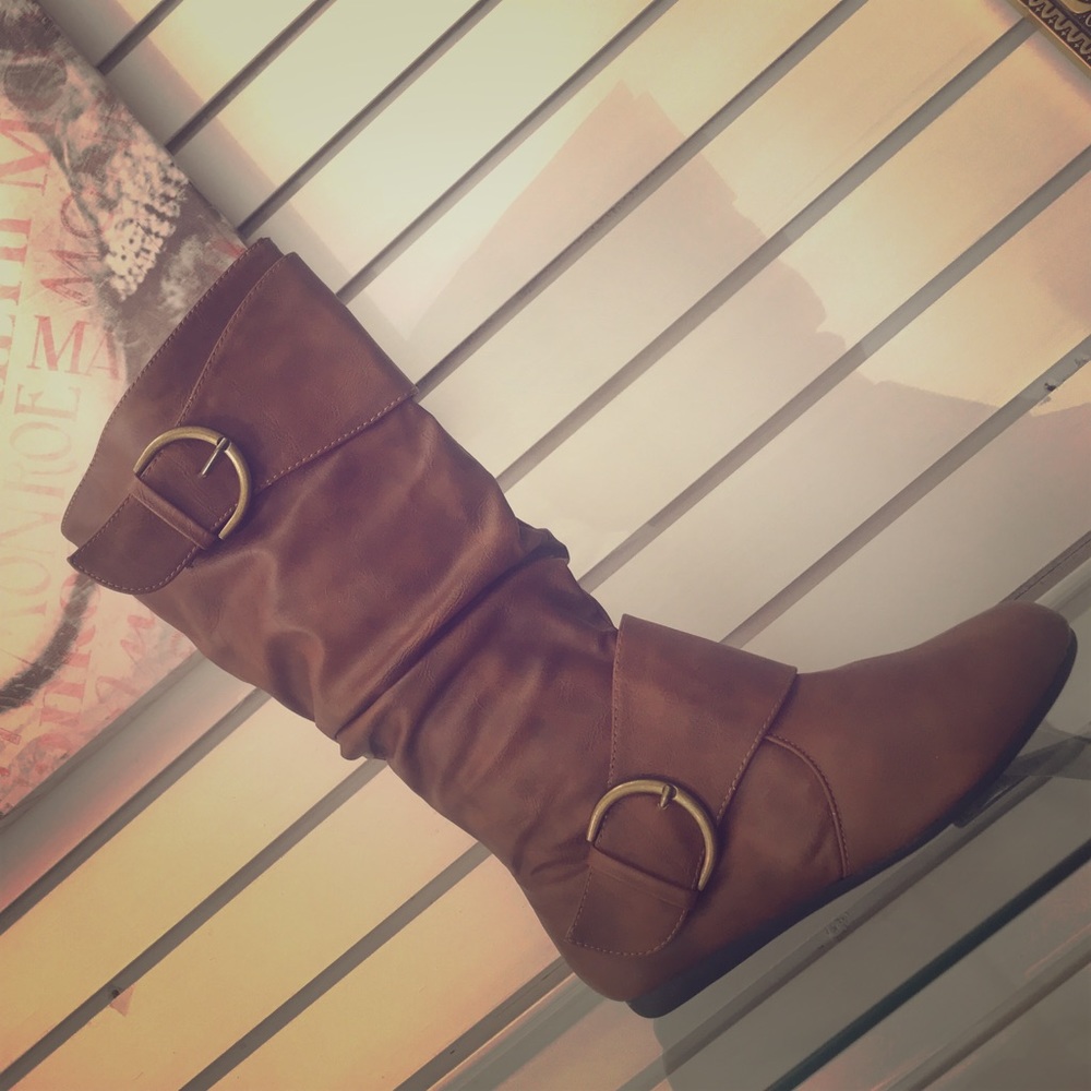 Long brown boot