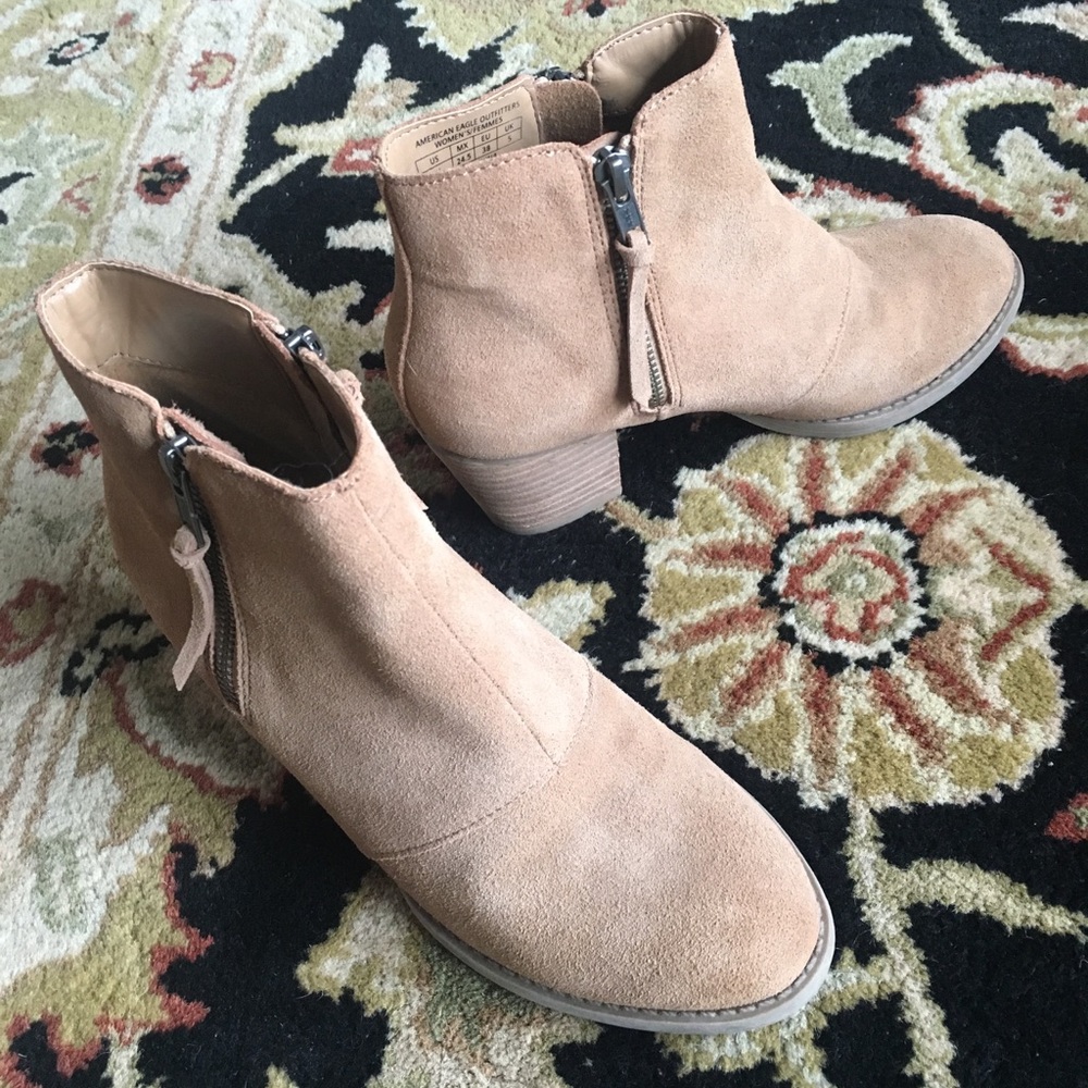 American Eagle ankle booties