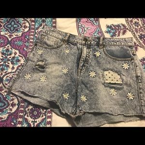 High waisted daisy shorts