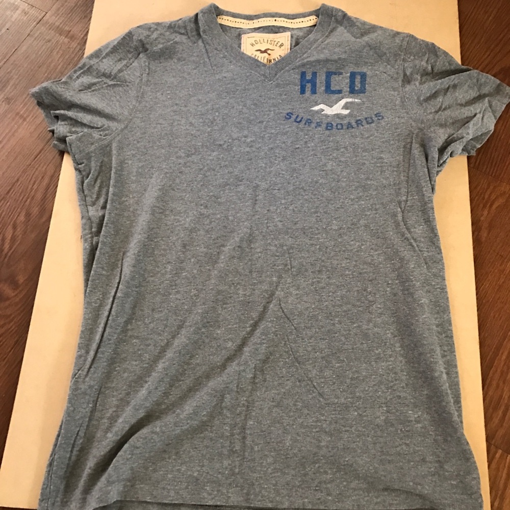 Hollister "Del Mar" Graphic Logo V-Neck T-Shirt