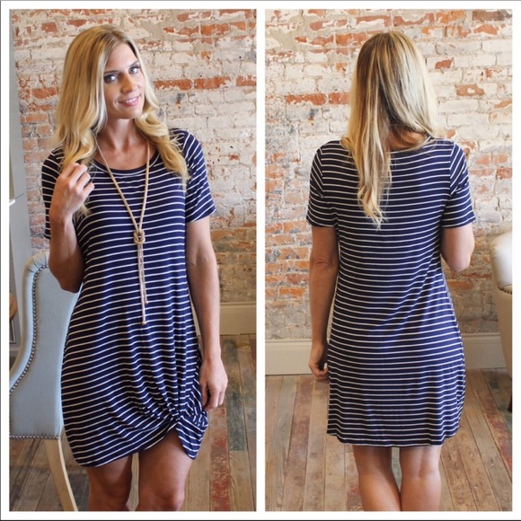 Awesome , NAVY & Cream striped shift Dress - Picture 2 of 3