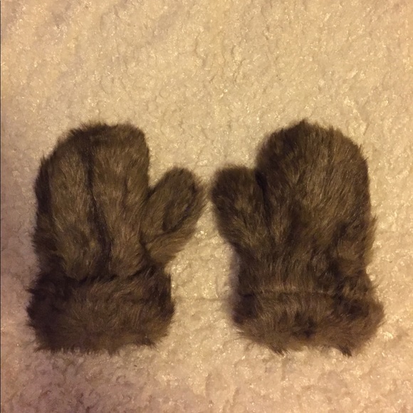 Midnight Velvet Accessories - Midnight Velvet Faux fur woman mittens🧤🍁🧤